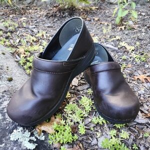 Dansko XP 2.0 Dark Brown Women's Clogs
